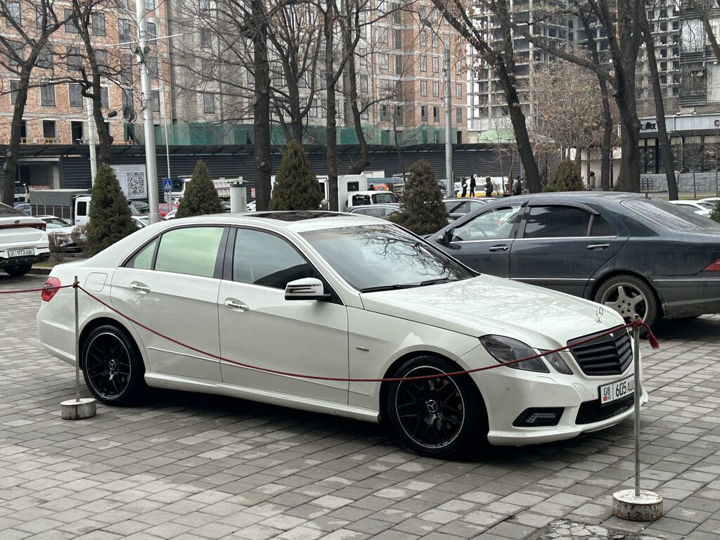 Mercedes-Benz 