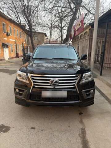 Lexus LX