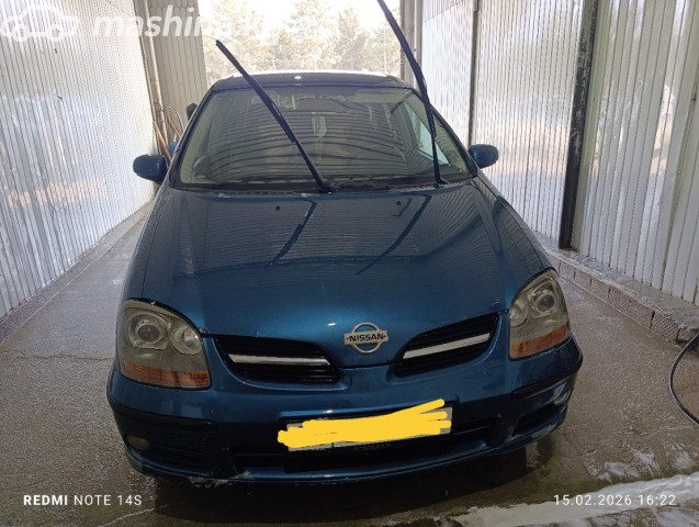 Nissan Almera Tino